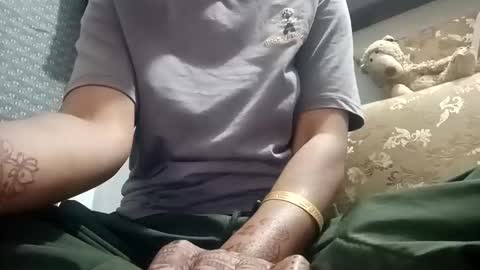 roop_sexy642 online show from February 22, 2026, 2:02 am