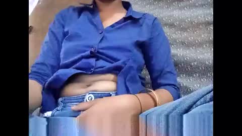 roop_sexy642 online show from April 3, 2026, 10:24 am