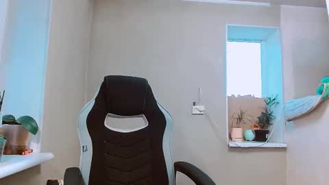 rosa843850 online show from September 30, 2025, 3:06 pm