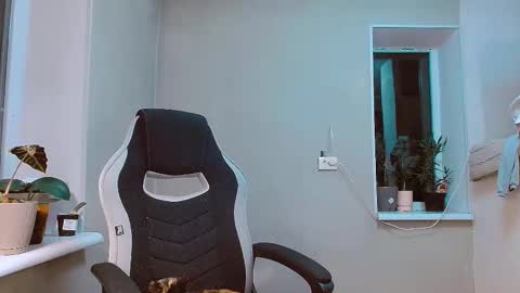 rosa843850 online show from November 9, 2025, 5:44 pm