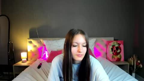 Snapshot of rosa_vaughn chatting on May 20, 2026, 9:26 am Viola online show from May 20, 2026, 9:26 am