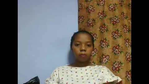 rosah225127 online show from April 15, 2026, 3:35 am