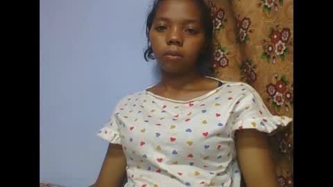 rosah225127 online show from April 15, 2026, 7:58 pm