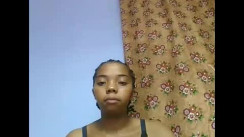 rosah225127 online show from April 25, 2026, 3:42 pm