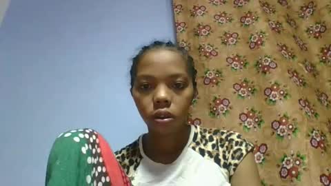 rosah225127 online show from April 28, 2026, 3:44 am