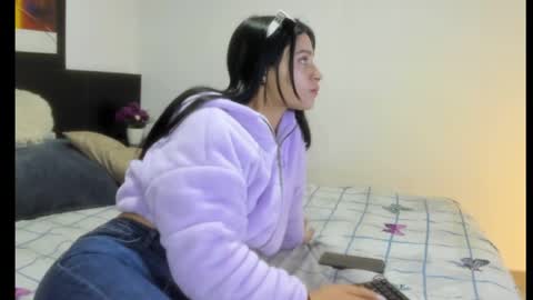 rosalia_santos online show from April 6, 2026, 3:48 am