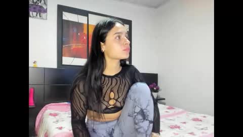 rosalia_santos online show from May 4, 2026, 6:37 pm