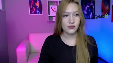 rosalie_liu online show from December 5, 2025, 10:13 am