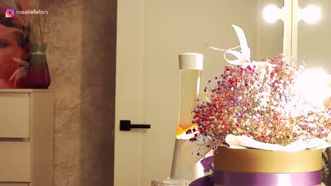 Snapshot of rosaliefetish chatting on December 14, 2025, 5:35 am Rosalie online show from December 14, 2025, 5:35 am