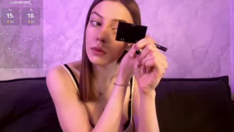 rosaliehue online show from March 12, 2026, 2:12 pm