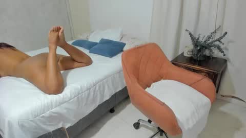 Rosalia online show from February 17, 2025, 9:52 pm