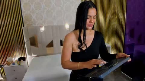 ROSALIN online show from September 27, 2025, 10:20 am