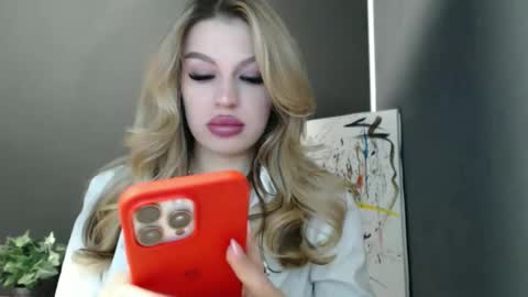 Snapshot of rosaline_ly chatting on April 23, 2026, 12:51 pm Rosalina online show from April 23, 2026, 12:51 pm
