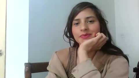 rosasvioletas online show from January 12, 2026, 6:46 pm