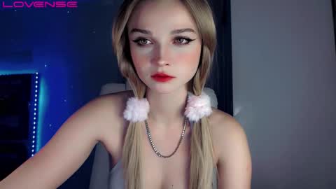 rose__luck online show from November 13, 2025, 7:57 pm