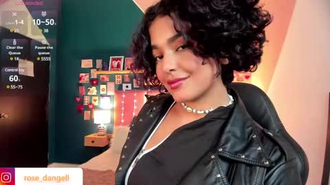 Rose online show from February 25, 2025, 3:38 pm