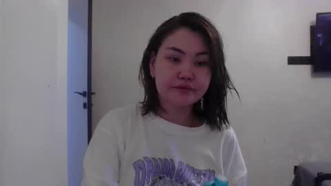 Snapshot of rose_fog chatting on April 10, 2026, 11:04 am rose_fog online show from April 10, 2026, 11:04 am