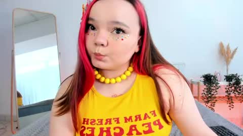 Snapshot of rose_luvv chatting on June 14, 2026, 6:37 am Rose LuvV follow me baby online show from June 14, 2026, 6:37 am