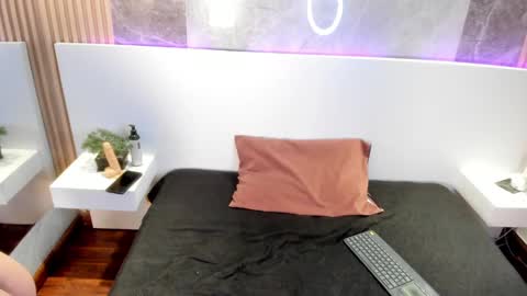 Rose 3 online show from February 15, 2025, 12:11 pm