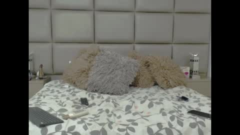 Snapshot of rose_valentiine chatting on May 22, 2026, 12:00 pm rose_valentiine online show from May 22, 2026, 12:00 pm