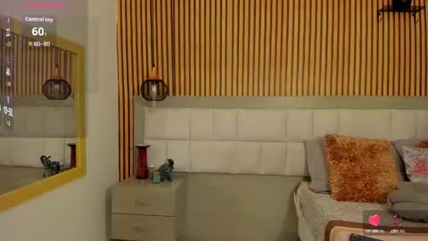 roseaurora online show from October 15, 2025, 12:27 pm