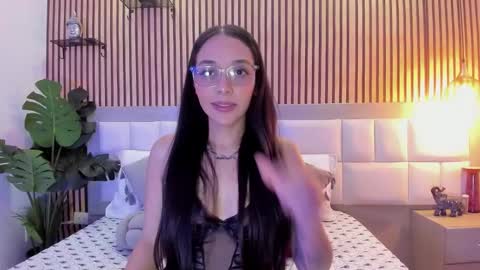 roseaurora online show from November 20, 2025, 12:38 pm