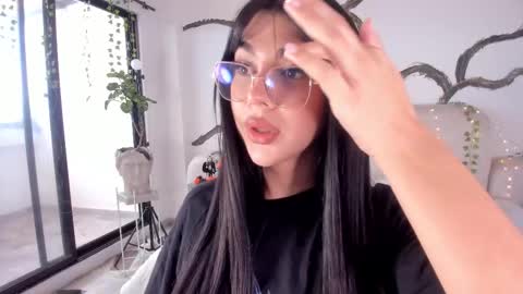 Rose online show from October 28, 2025, 1:47 pm