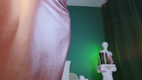 rosedelic online show from October 18, 2025, 4:26 am