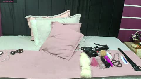 R O S E   S M I T H online show from February 12, 2025, 12:22 pm