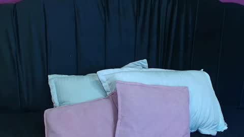 R O S E   S M I T H online show from February 19, 2025, 7:16 pm