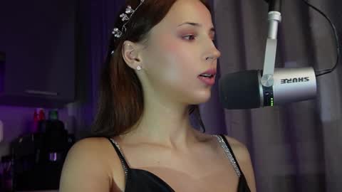Snapshot of roseess_ chatting on January 18, 2025, 2:03 am roseess_ online show from January 18, 2025, 2:03 am