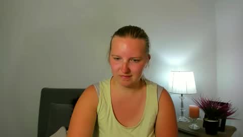 Snapshot of rosehypnotic chatting on May 8, 2026, 5:18 pm Rose online show from May 8, 2026, 5:18 pm
