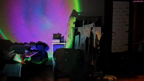 Rose online show from April 20, 2026, 7:37 pm