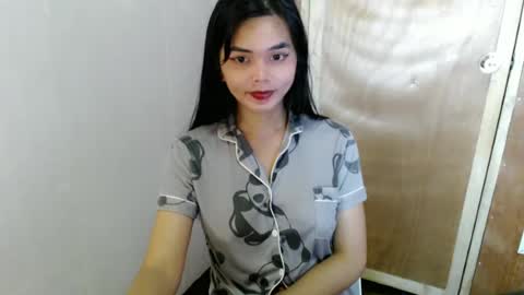 Snapshot of rosella_xx chatting on June 16, 2026, 4:15 am TONETH online show from June 16, 2026, 4:15 am