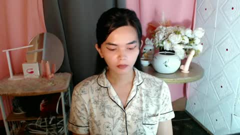 Snapshot of rosella_xx chatting on June 19, 2026, 10:19 am TONETH online show from June 19, 2026, 10:19 am