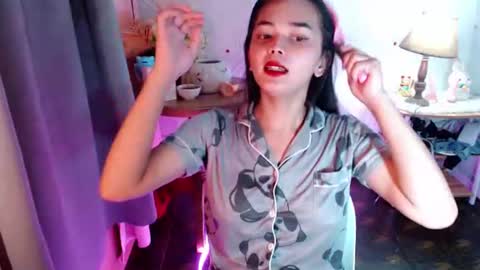 Snapshot of rosella_xx chatting on July 20, 2026, 7:44 am TONETH online show from July 20, 2026, 7:44 am