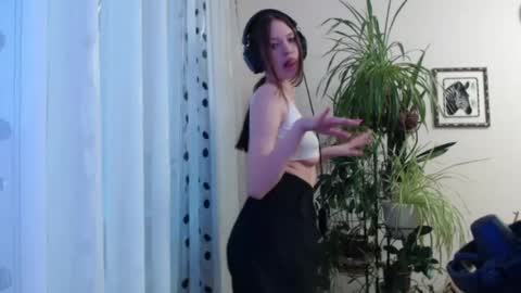 Snapshot of rosendalounsberry chatting on April 20, 2026, 3:15 pm Lina online show from April 20, 2026, 3:15 pm