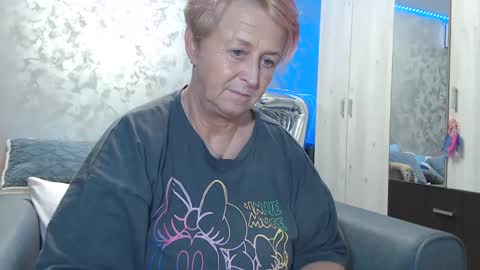 Lovepinklilly online show from January 3, 2025, 6:14 pm