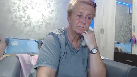 Lovepinklilly online show from January 4, 2025, 7:34 pm