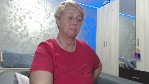 Lovepinklilly online show from January 9, 2025, 6:36 pm