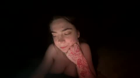 roseyla1 online show from July 7, 2026, 7:23 am