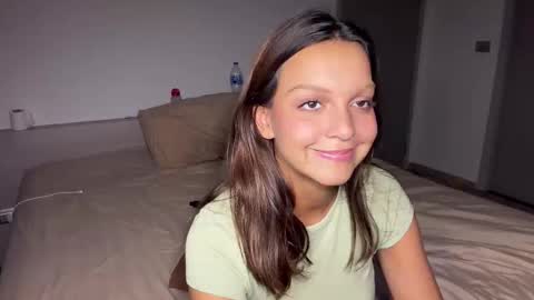 Roshelle online show from March 3, 2026, 12:00 pm