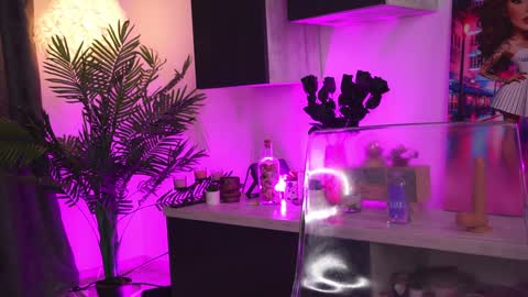 Amii online show from January 8, 2025, 1:42 am