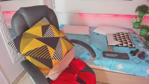 Snapshot of rosi_cooper chatting on February 4, 2025, 1:48 pm rosi_cooper online show from February 4, 2025, 1:48 pm