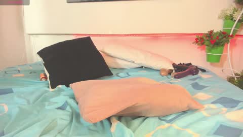 Snapshot of rosi_cooper chatting on February 19, 2025, 4:55 pm rosi_cooper online show from February 19, 2025, 4:55 pm