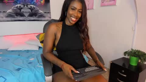 Snapshot of rosi_cooper chatting on February 20, 2025, 2:02 pm rosi_cooper online show from February 20, 2025, 2:02 pm