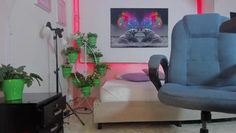 Snapshot of rosi_cooper chatting on October 4, 2025, 10:46 am rosi_cooper online show from October 4, 2025, 10:46 am