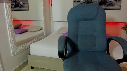 Snapshot of rosi_cooper chatting on October 18, 2025, 11:00 am rosi_cooper online show from October 18, 2025, 11:00 am