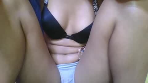 rosia685234 online show from October 29, 2025, 7:32 am