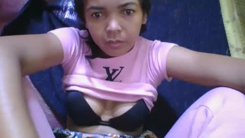 rosia685234 online show from November 7, 2025, 3:06 am